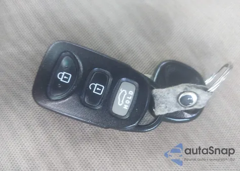 2012 Hyundai Elantra Gls z USA, uszkodzony, nr VIN 5NPDH4AE3CH110995